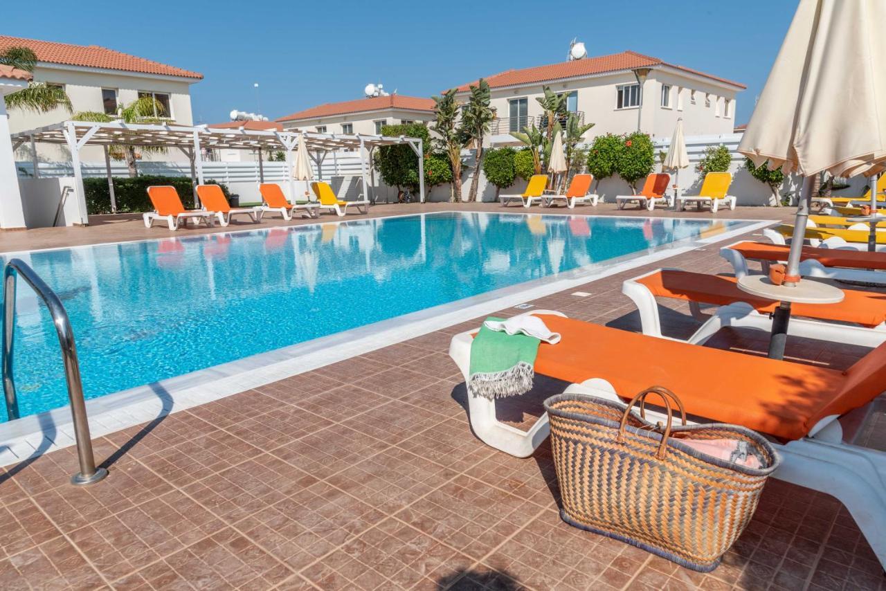 Mythical Sands Resort & Spa, Evilion Apartment Paralimni Bagian luar foto
