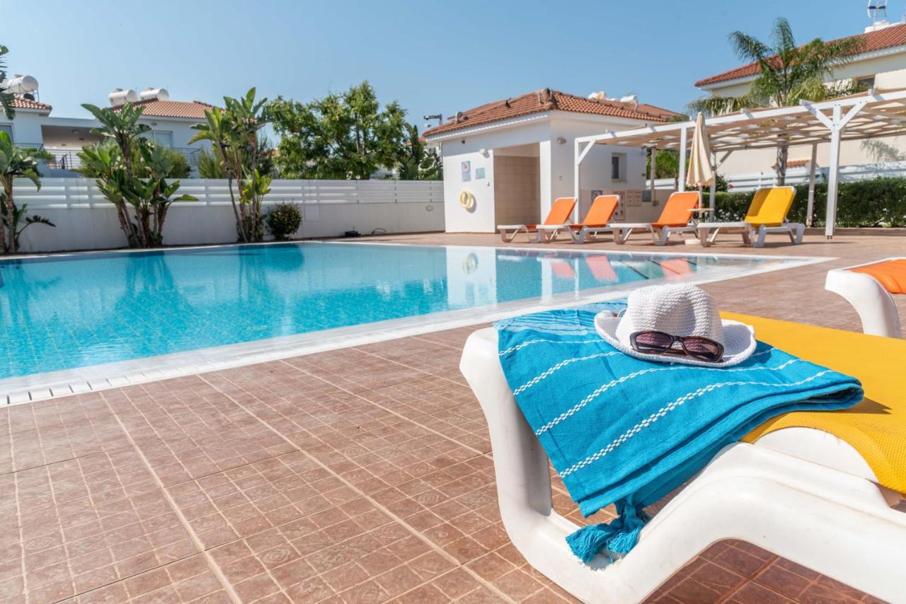 Mythical Sands Resort & Spa, Evilion Apartment Paralimni Bagian luar foto